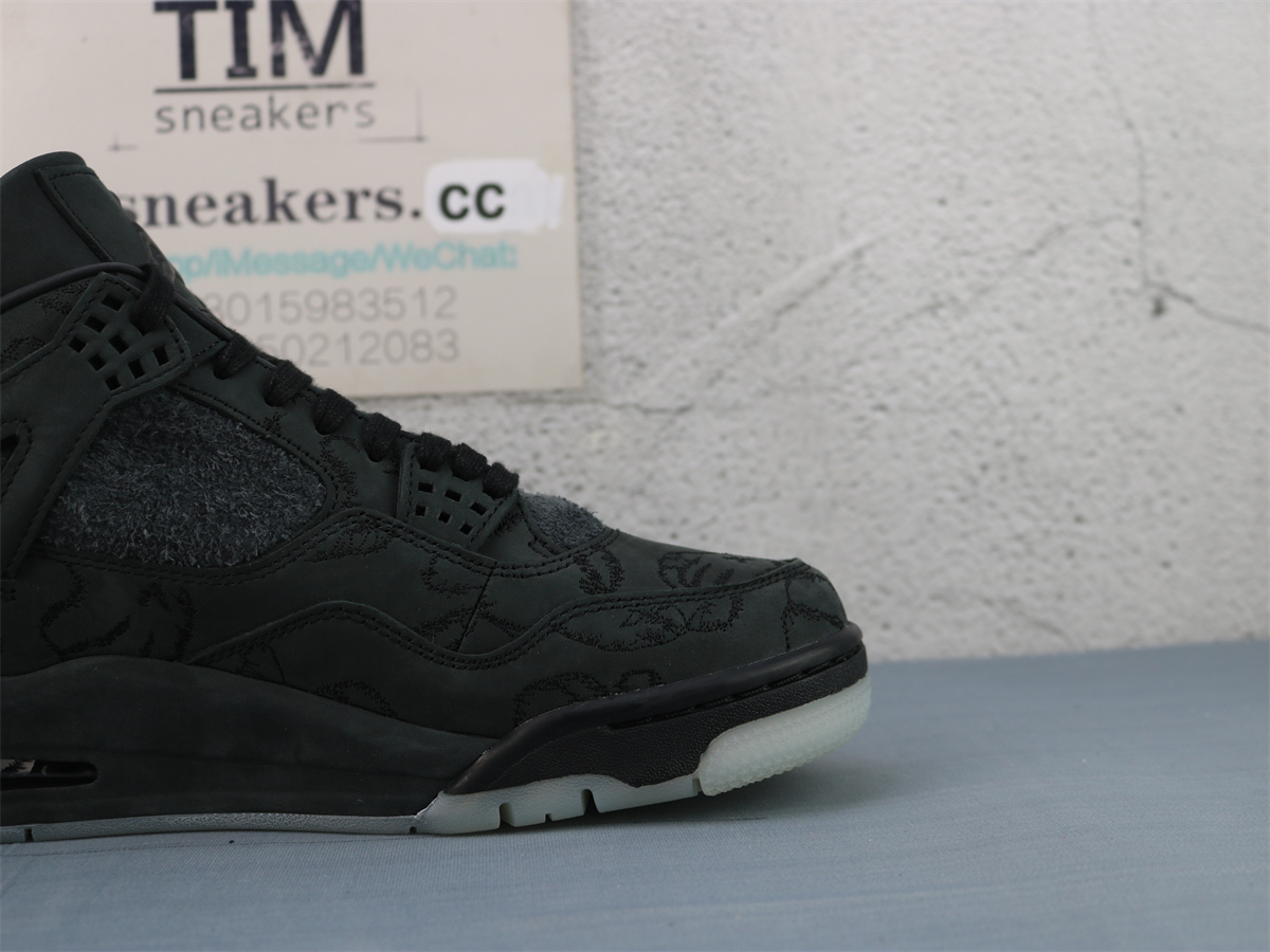 GX Batch Air Jordan 4 Retro Kaws Black 930155-001
